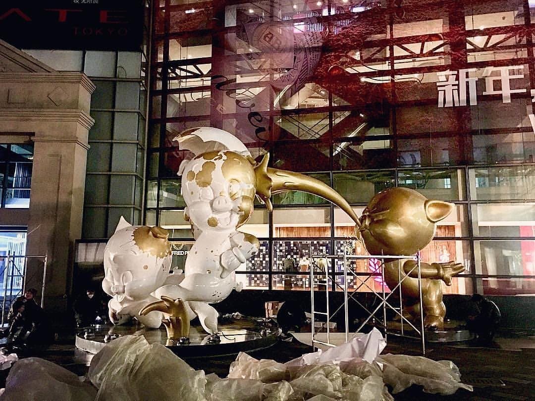 “3 Little Pigs” installed at Xin Tian Di