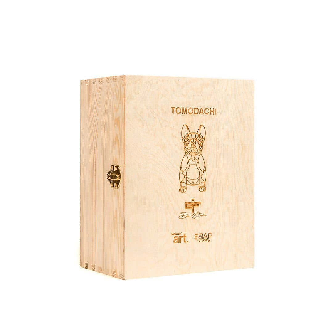 The Tomodachi presentation box