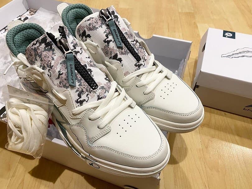 An OG Slick x Li-Ning sneaker and its packaging.